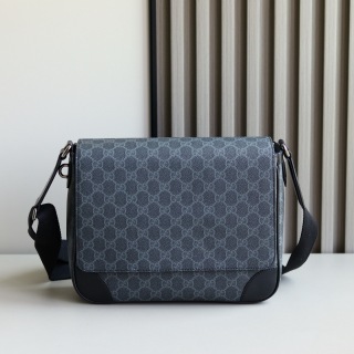 Gucci GG Emblem男士翻盖斜挎包 型号821154
